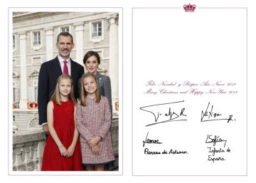 Recorrido por la niñez de Leonor y Sofía a través de las postales de la Familia Real