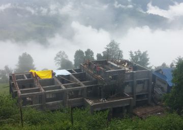 Quítate un café y construye un hospital