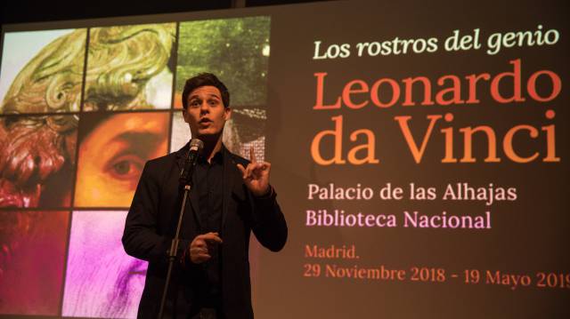 Gálvez, en la exposición sobre Leonardo da Vinci.
