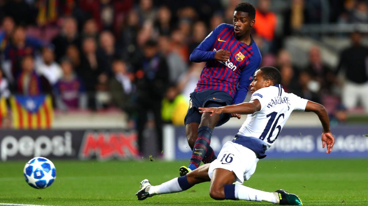 Dembélé marca pese a la oposición de Walker-Peters.