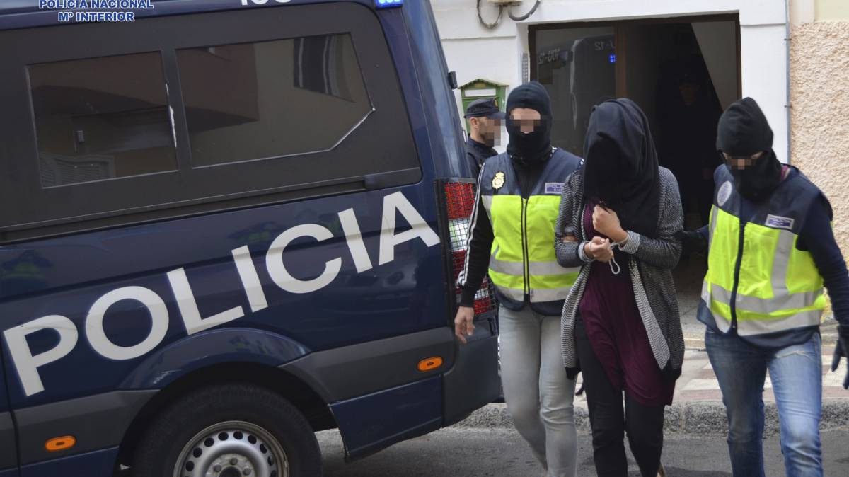 Una joven detenida en Fuerteventura, vinculada al ISIS.