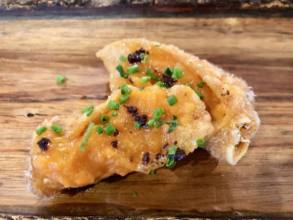OREJAS DE CORDERO FRITAS RELLENAS DE PATATAS REVOLCONAS CAPEL