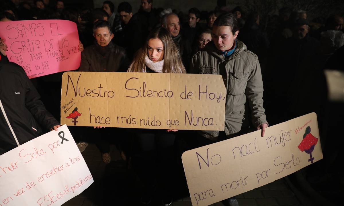 Concentración en Villabuena del Puente (Zamora). De allí descendía la familia materna de Luelmo.