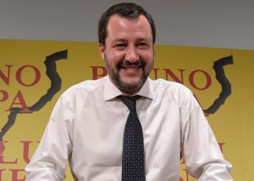 Entre el histrionismo y la propaganda: todos los frentes de Salvini