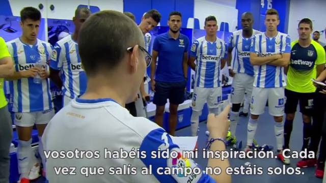 Poza arenga al equipo del Leganés antes de jugar.