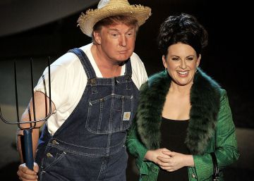 Trump celebra la firma de la ley agrícola con un vídeo en el que sale disfrazado de granjero y cantando
