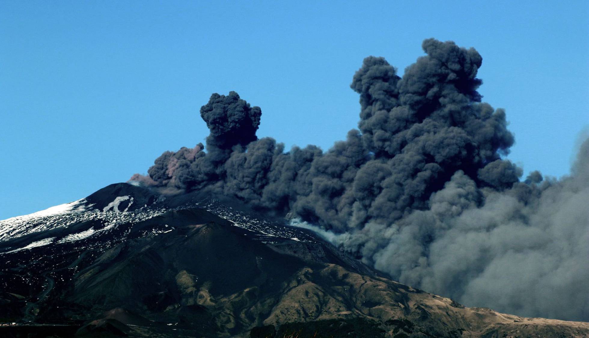 La erupción del volcán Etna, en imágenes