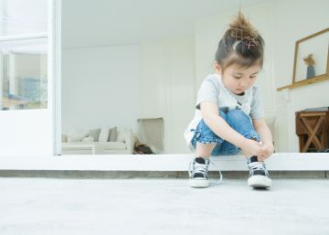 Así tienen que ser los zapatos de tu hijo para evitar problemas físicos