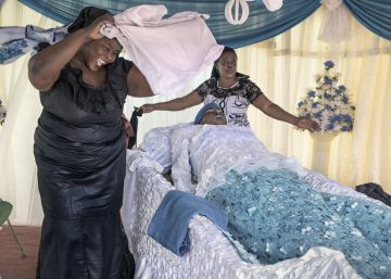 Morir en Ghana: un largo, extravagante y ruinoso viaje