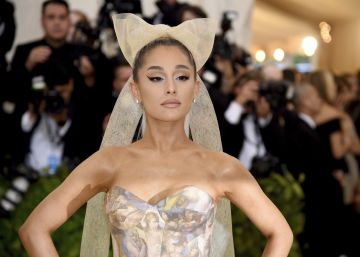 Ariana Grande, la mujer que le dijo “no” a Isabel II
