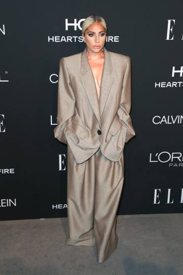 Lady Gaga, con un traje de Marc Jacobs en una entrega de premios en su honor el pasado octubre.