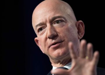 A vida pública de Bezos acaba com sua vida privada