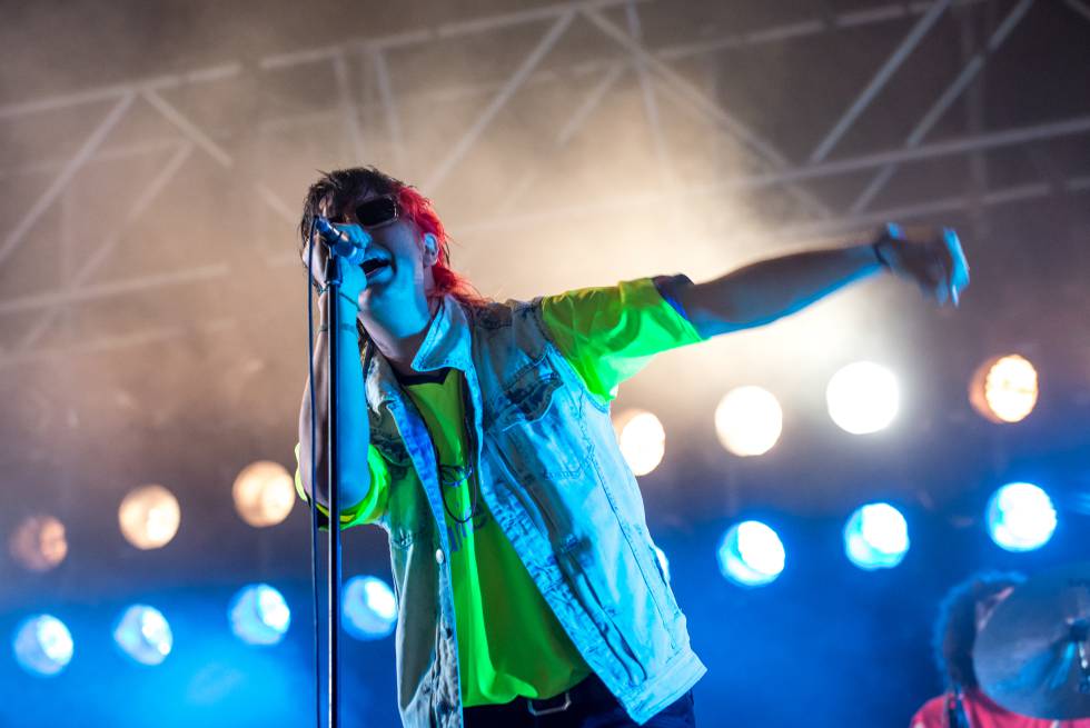 Julian Casablancas, cantante de The Strokes, actuando en la edición de Primavera Sound de 2015.