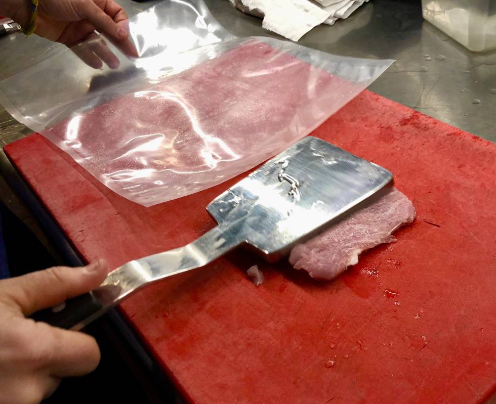 ESPALMANDO LA CARNE CAPEL