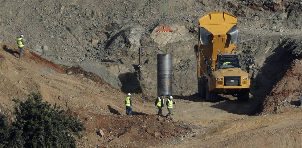 Los mineros bajan al pozo para el rescate de Julen, en imágenes