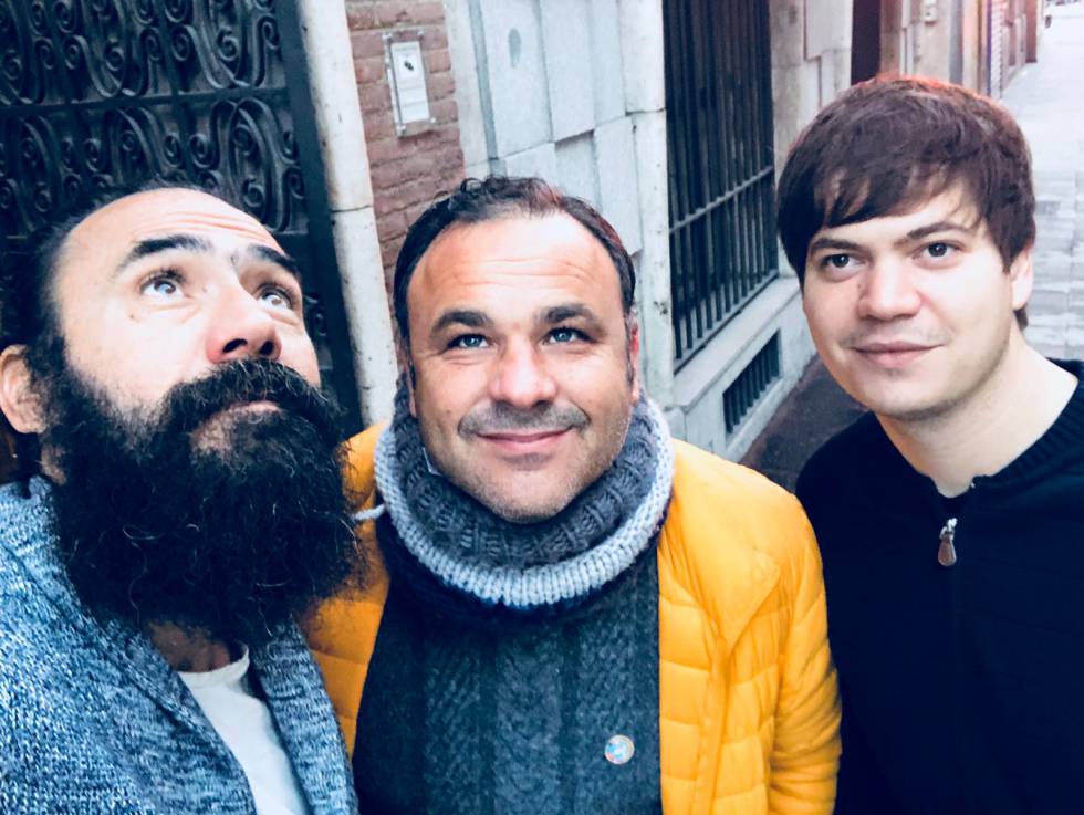 De izquierda a derecha: Jorge Martínez, Ángel León y David Chamorro, en Roma.