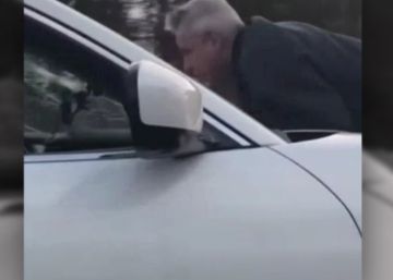 Dos detenidos por conducir con un hombre colgado del capó en plena autopista