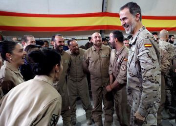 La visita del rey Felipe VI a las tropas españolas en Irak, en imágenes