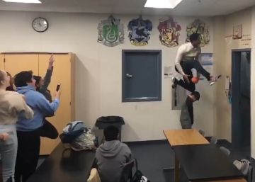Un profesor de ciencias que termina las clases como LeBron James