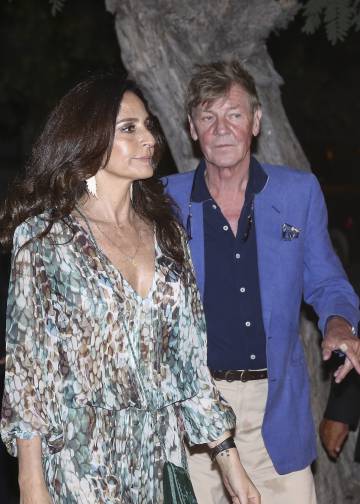 Ernesto de Hannover, junto a Maria Madalena Bensaude en la boda del hijo del príncipe en Lima. rn