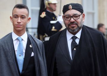El rey de Marruecos se apoya en su hijo y en su hermana menor tras la ausencia de su esposa