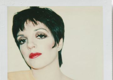 De John Lennon a Liza Minelli, os famosos que Andy Warhol fotografou com uma Polaroid