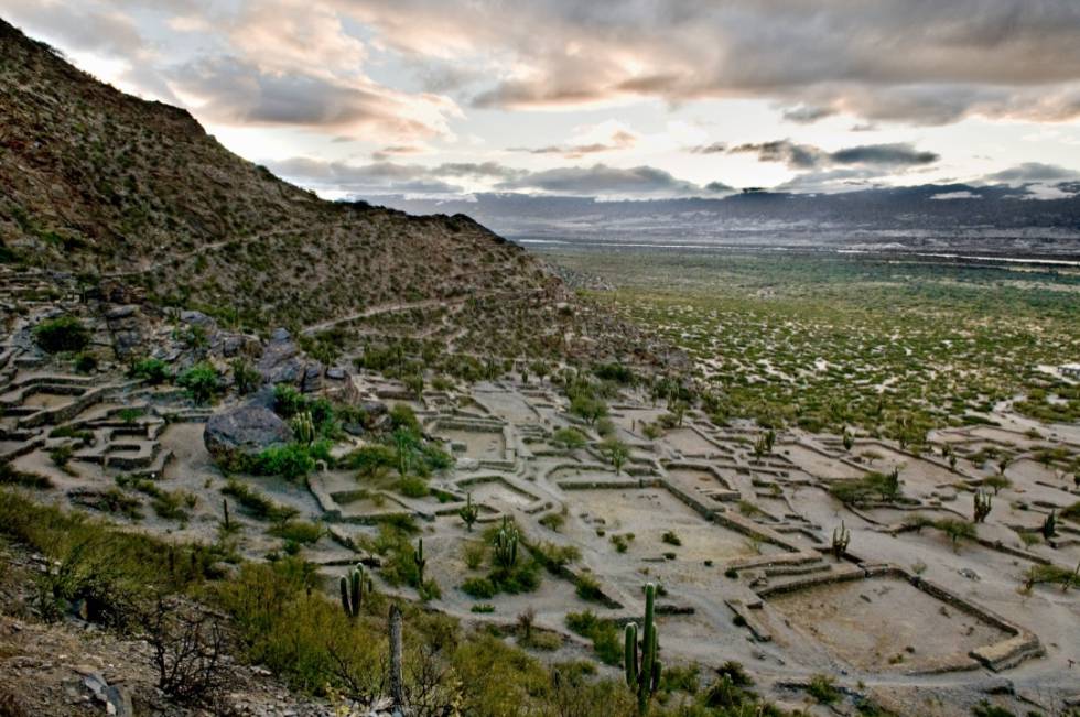 Las ruinas de Quilmes están ubicadas en los valles Calchaquíes, en la provincia de Tucumán, y es el mayor asentamiento precolombino de Argentina