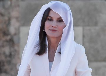 Letizia vuelve a ponerse el traje de su pedida de mano 16 años después