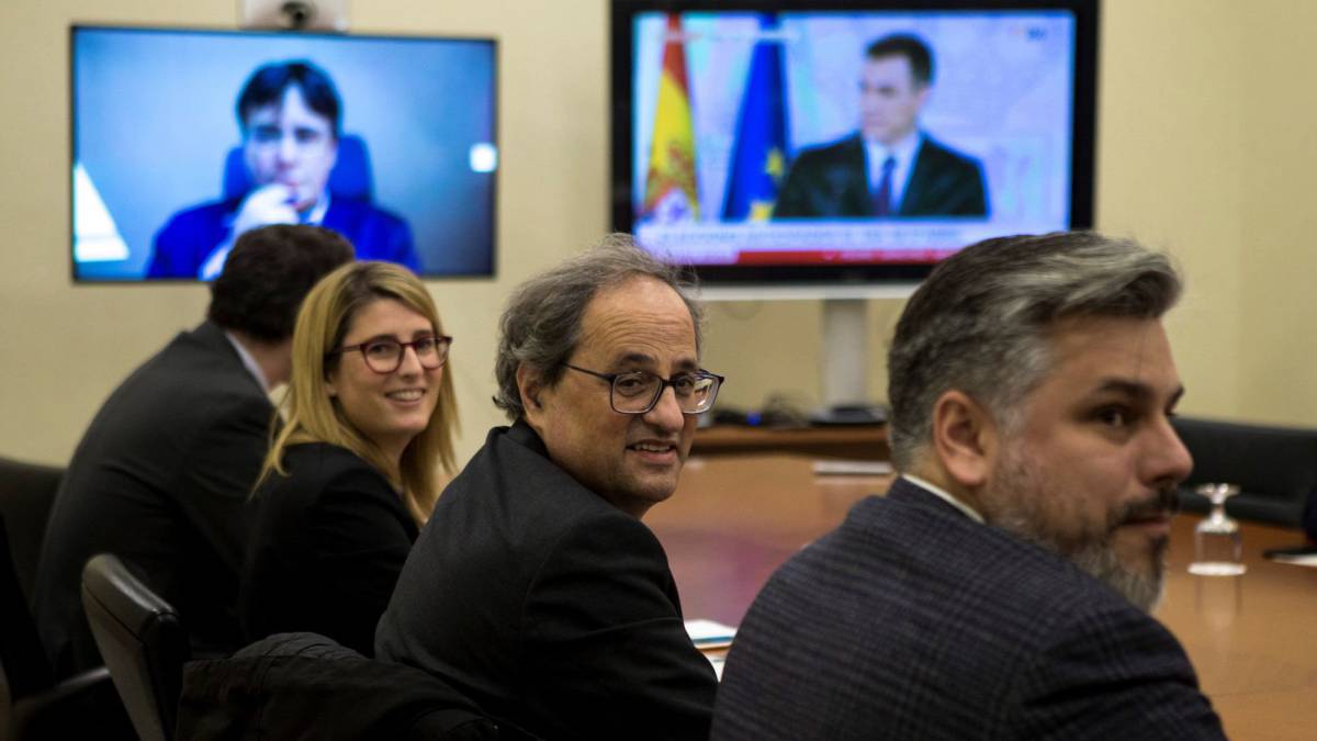 Artadi, Torra y Batet, en el Parlament.