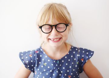 Cómo estoy preparando a mis hijas para reírse del mundo (y por qué es importante)