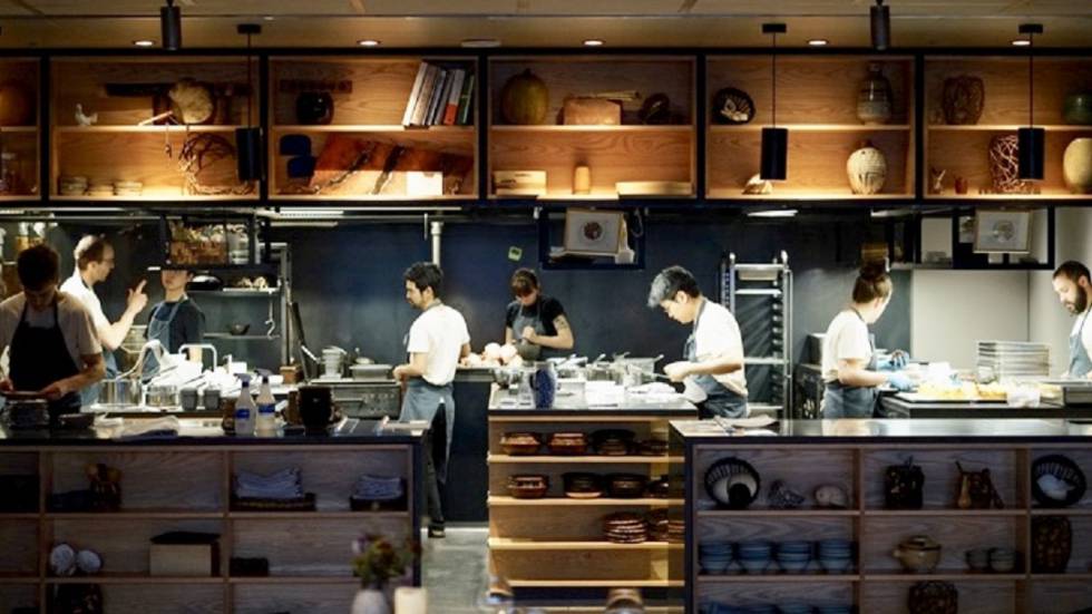 Cocina del restaurante Inua, de Tokio.