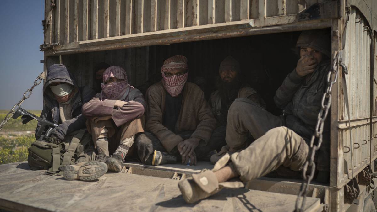 Un grupo de hombres, evacuado este miércoles de Baghuz.