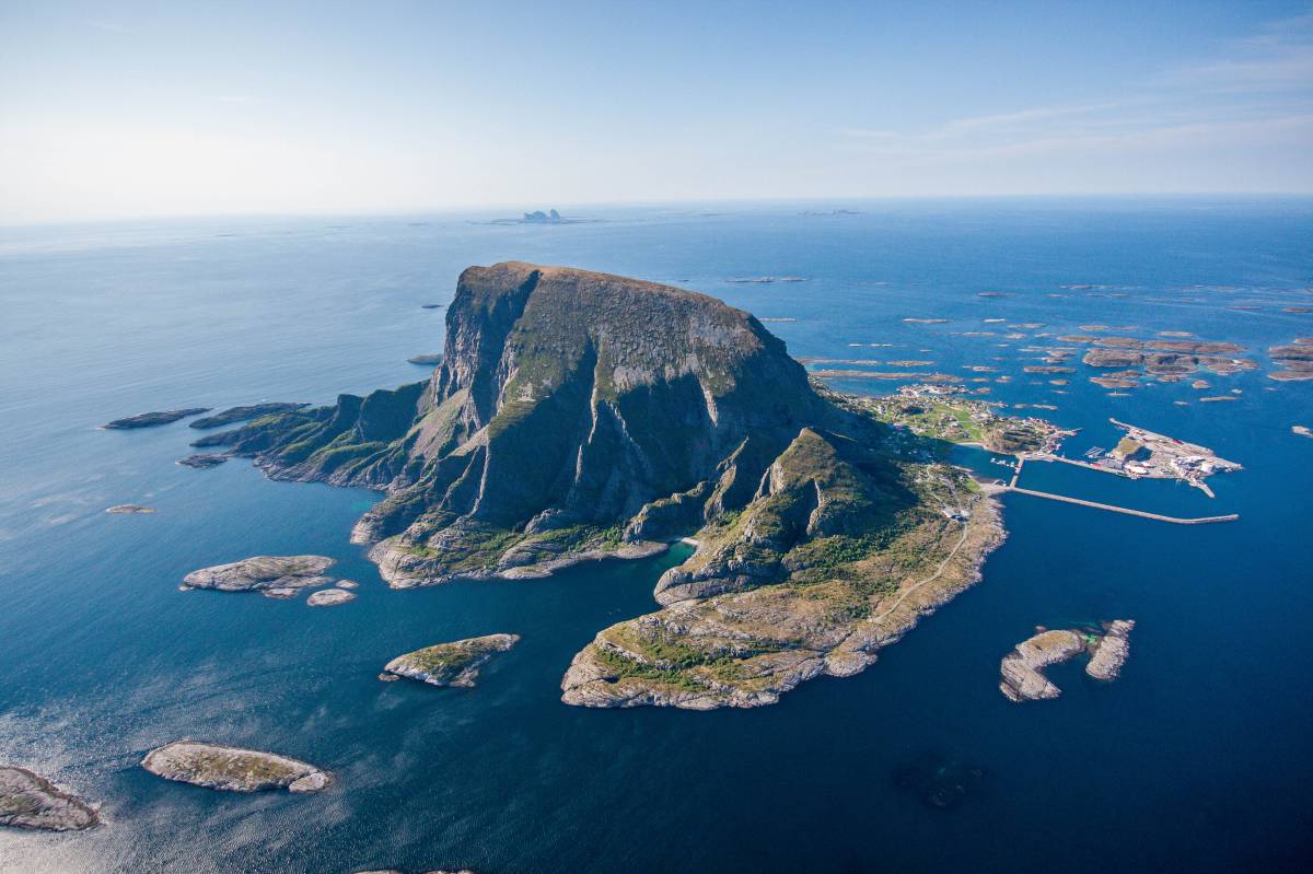 La isla que es rica gracias a los 10 salmones del tío Steinar