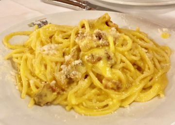 ¿Cómo se elabora la auténtica carbonara?