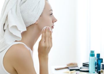¿Te da pereza desmaquillarte? Esto es lo que necesitas para una correcta limpieza facial