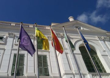 El Puerto de Santa María iza la bandera ‘oficial’ feminista