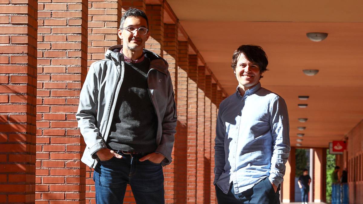 Juan Tapiador (izquierda) y Vallina-Rodríguez.