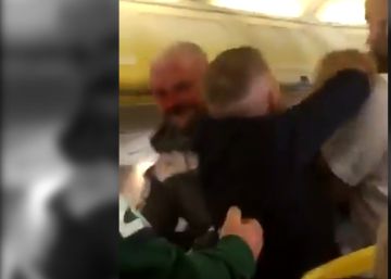 La trifulca durante un vuelo de Ryanair que acabó a mordiscos