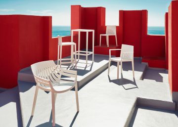 ¿Ganas de verano? Esta silla de terraza es la síntesis de todo lo que te gusta de las vacaciones