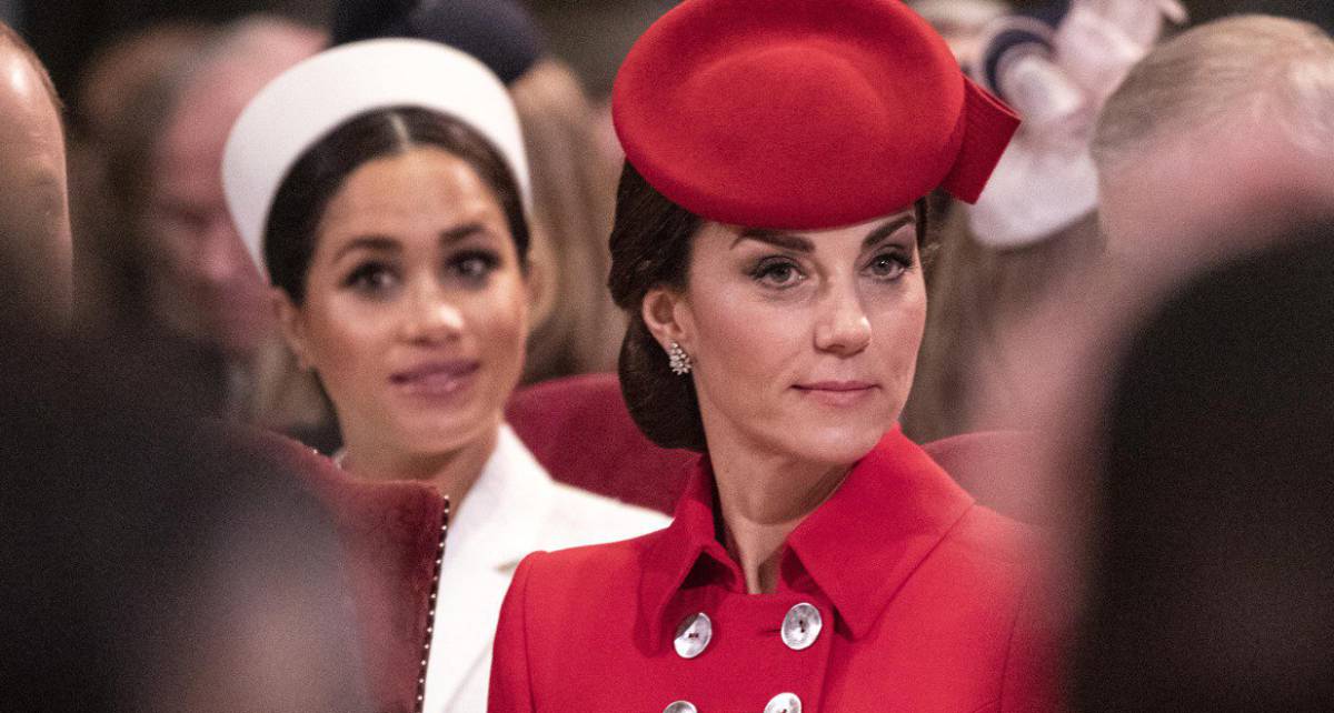 Kate Middleton y, detrás, Meghan Markle, en la celebración por el aniversario de la Commonwealth, el 11 de marzo.