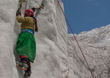 A ascensão imparável das ‘cholitas escaladoras’
