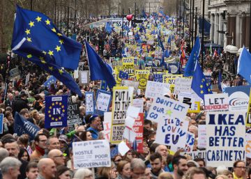 Milhares de britânicos se manifestam em Londres para pedir segundo referendo do Brexit