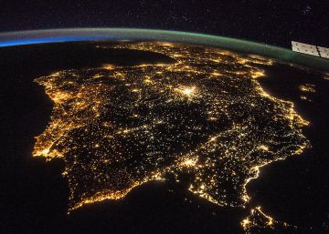 Estas son las ciudades españolas que más contaminan con su luz