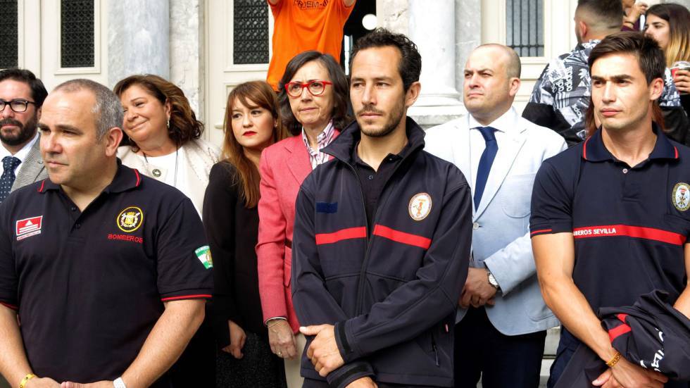 Spanish firefighters (l-r) Manuel Blanco, Julio Latorre and José Enrique Rodríguez were acquitted of attempting to smuggle people into the EU in 2018.