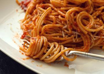 La intoxicación por espaguetis que se ha hecho viral 10 años después