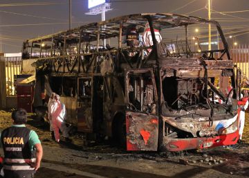 17 mortos e uma dúzia de feridos em ônibus que pegou fogo em Lima