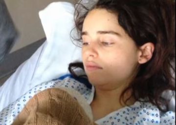 Emilia Clarke, de ‘Juego de Tronos’, muestra las fotos en el hospital tras sus operaciones cerebrales