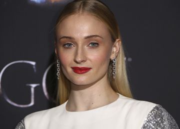 Sophie Turner, de Game of Thrones, revela que sofre de depressão e que seu maior desafio é sair da cama e gostar de si mesma