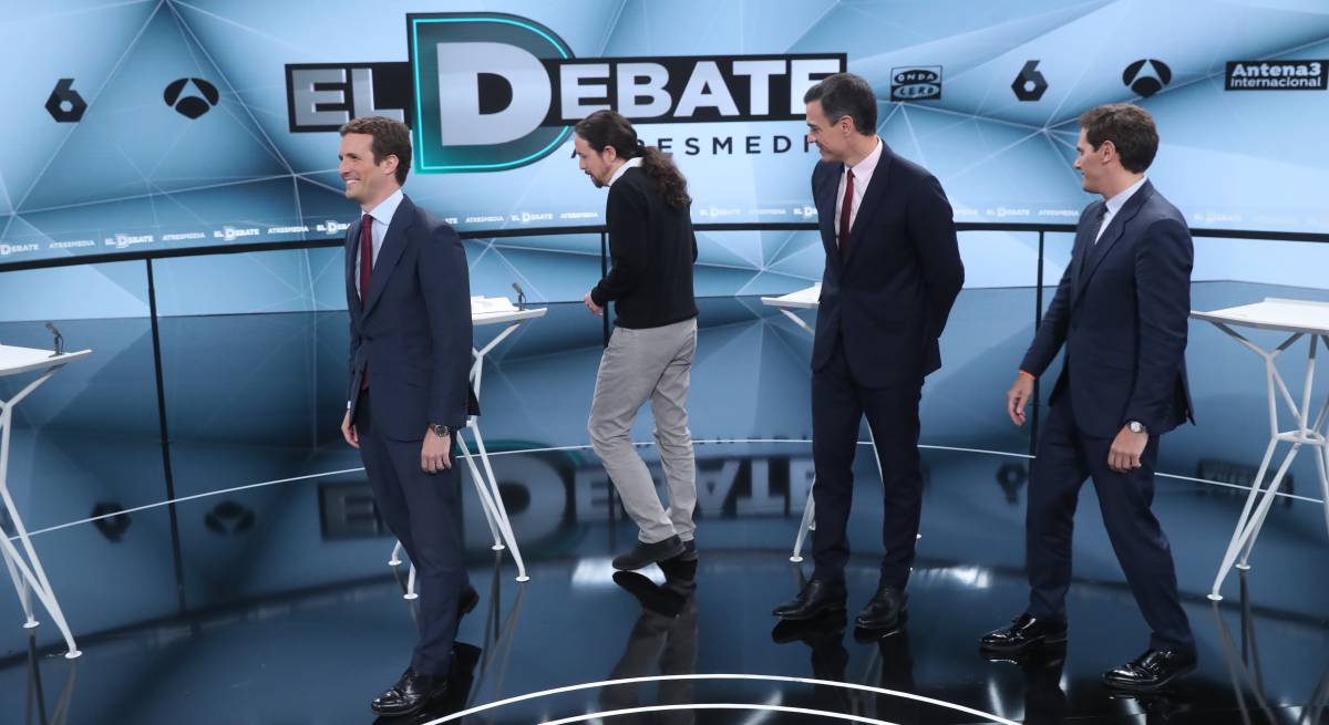 Los cuatro candidatos, minutos antes del comienzo del debate.