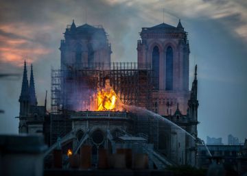 Foster niega que haya hecho una propuesta para la reconstrucción de Notre Dame (y da ideas sobre cómo podría hacerse)